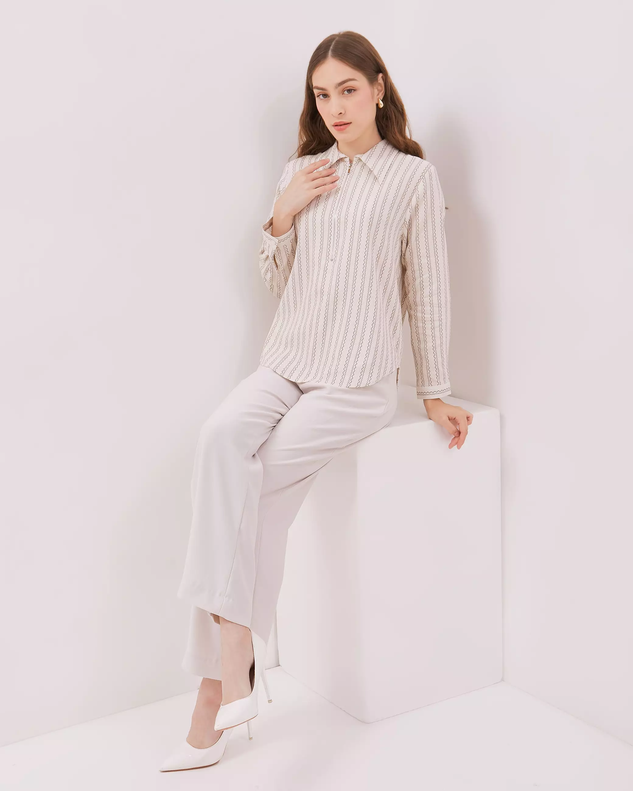 Urban Exchange Vienna Brown Blouse - Atasan Blouse Katun Seersucker Warna Brown