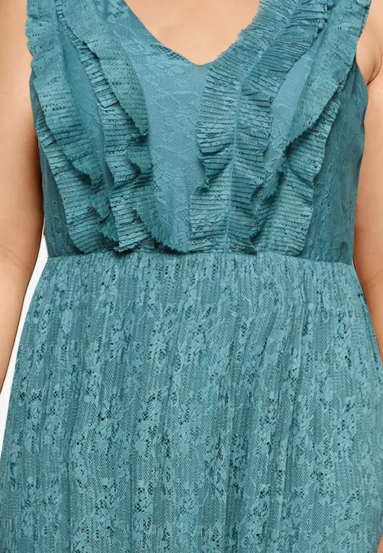 Plus Size Lace Ruffle Dress