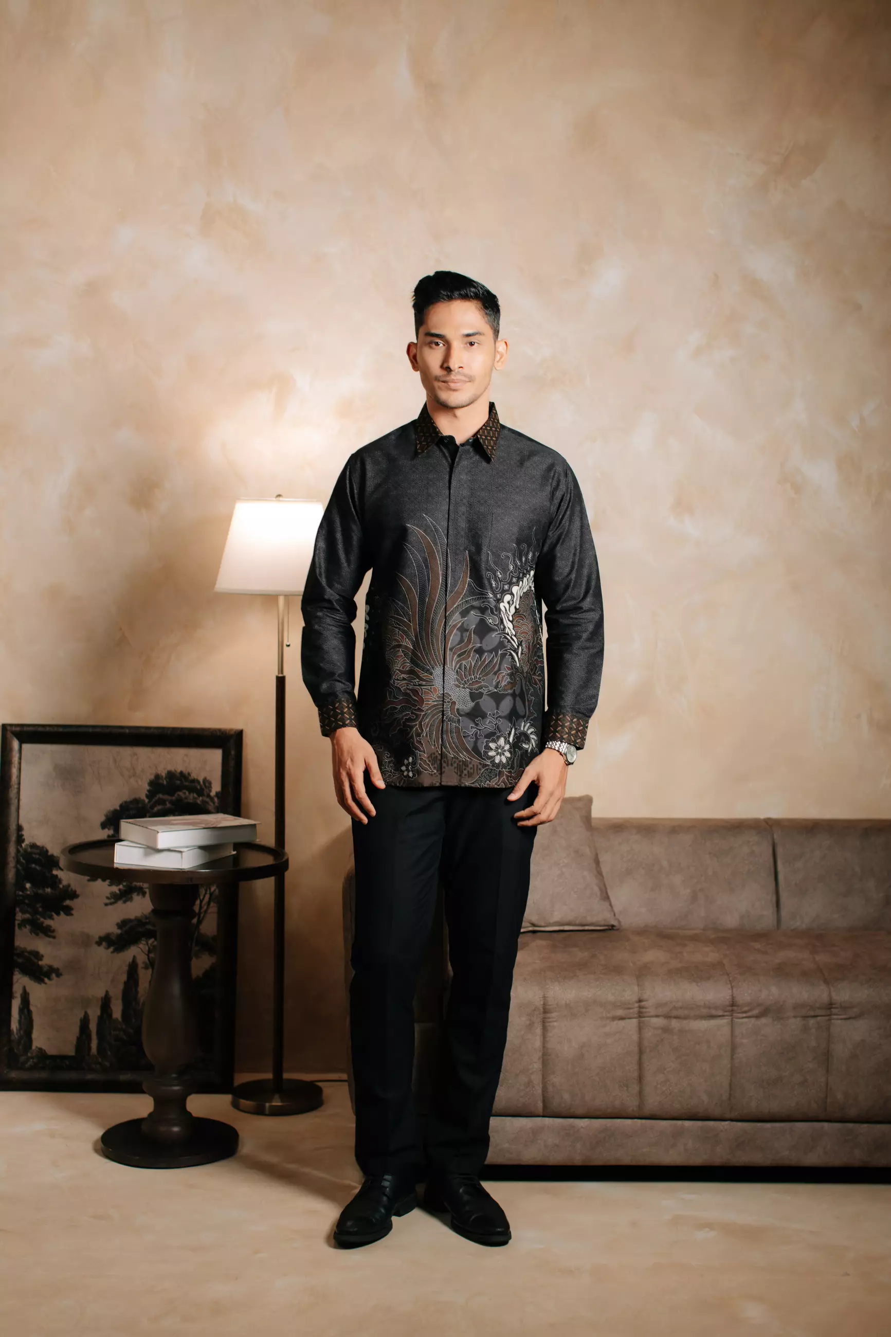 Nala Black Kemeja Batik Pria Slim Fit Katun Lengan Panjang