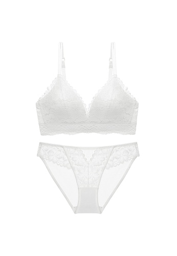 W.Excellence white Premium White Lace Lingerie Set (Bra and Underwear) 6A54AUSE48EC5DGS_1
