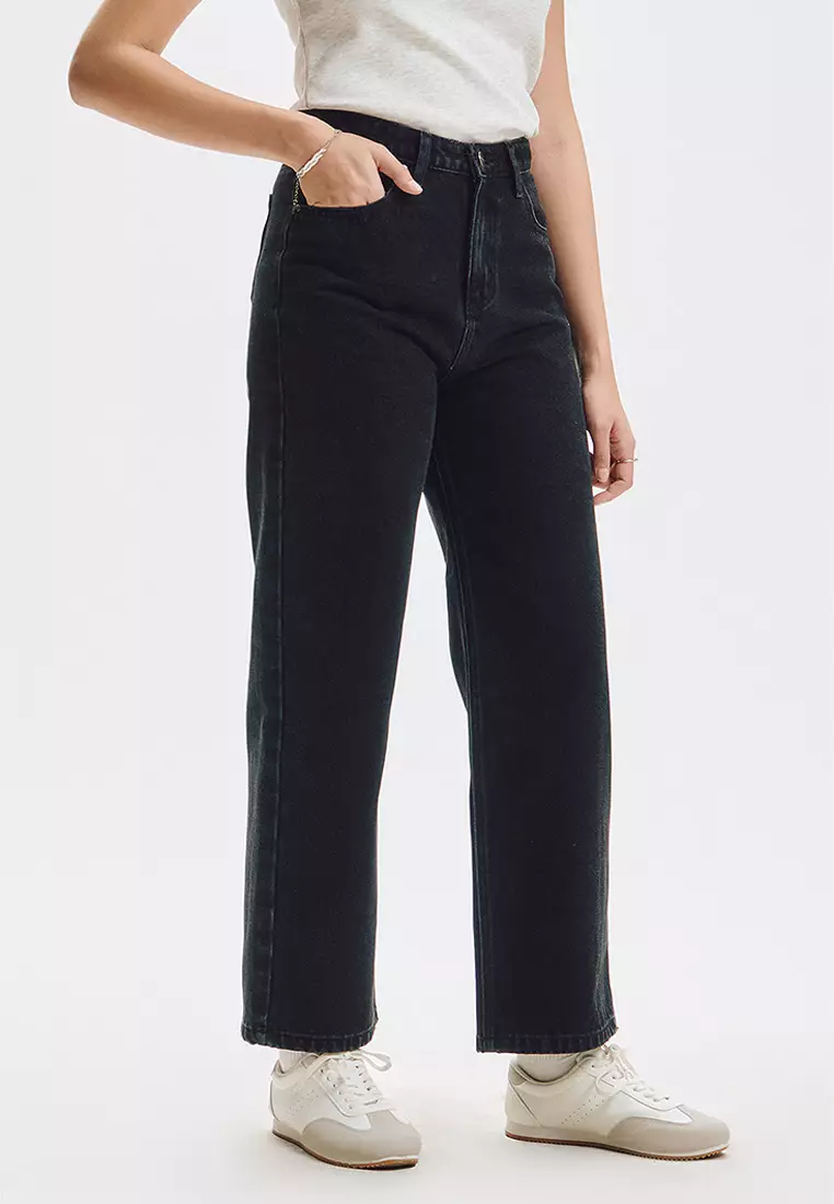 Classic Straight Fit Jeans