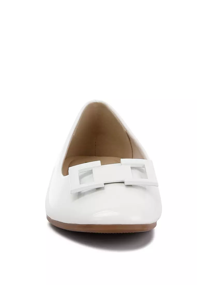 Off White Dihiasi Flat Ballerina