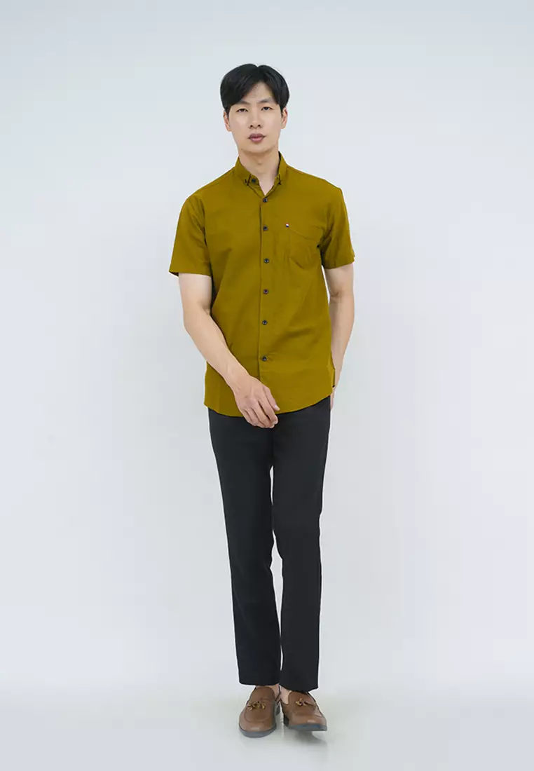 Kemeja lengan pendek pria formal slim fit dark mustard houseofcuff
