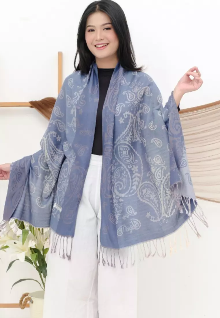 Aksesoris Wanita Reversible Viscose Gradient Paisley Pattern Pashmina Shawl Syal Gradasi Wanita Denim Blue