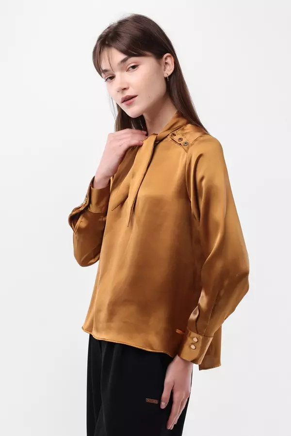 MINIMAL/Emily In Paris - Belle - Blouse Satin Lengan Panjang - Mustard Warna Mustard