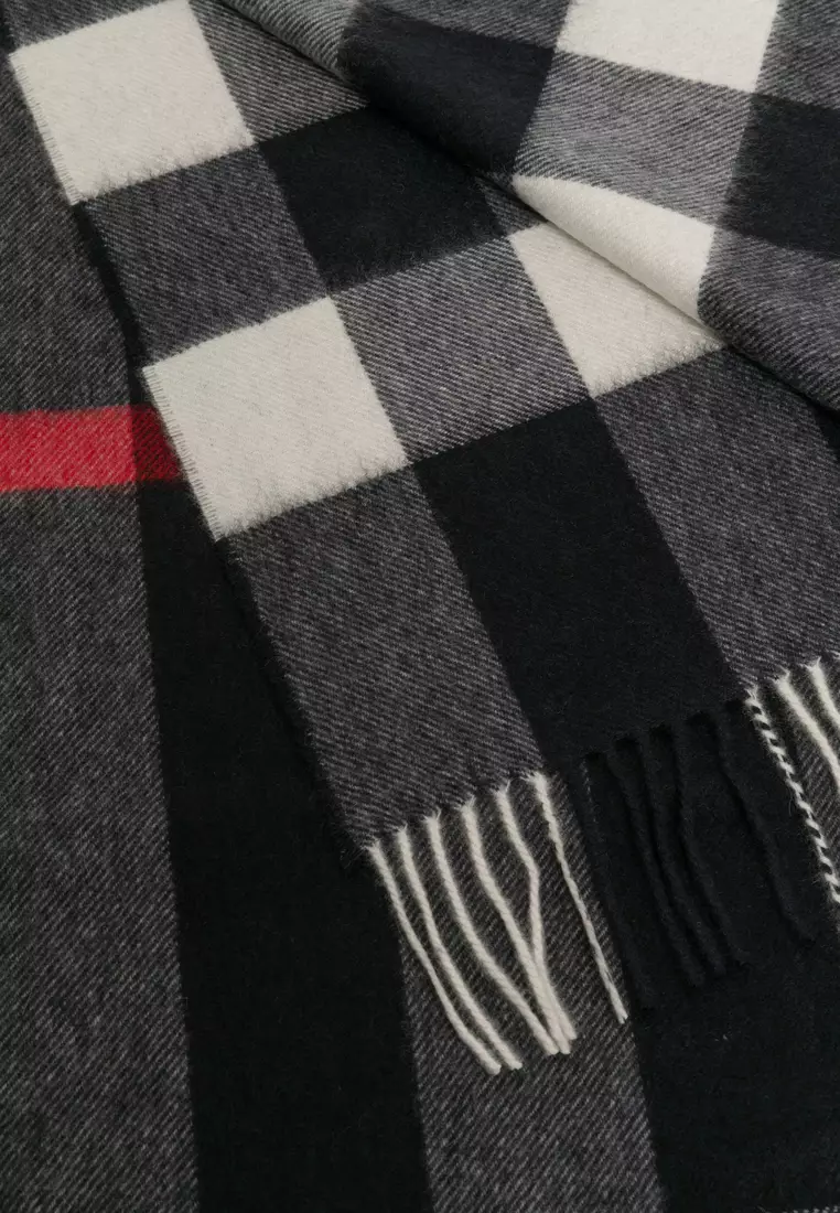 Burberry Scarf Burberry Looks Silk Scarf With Burberry Style Pattern For  Women Final Sale -50