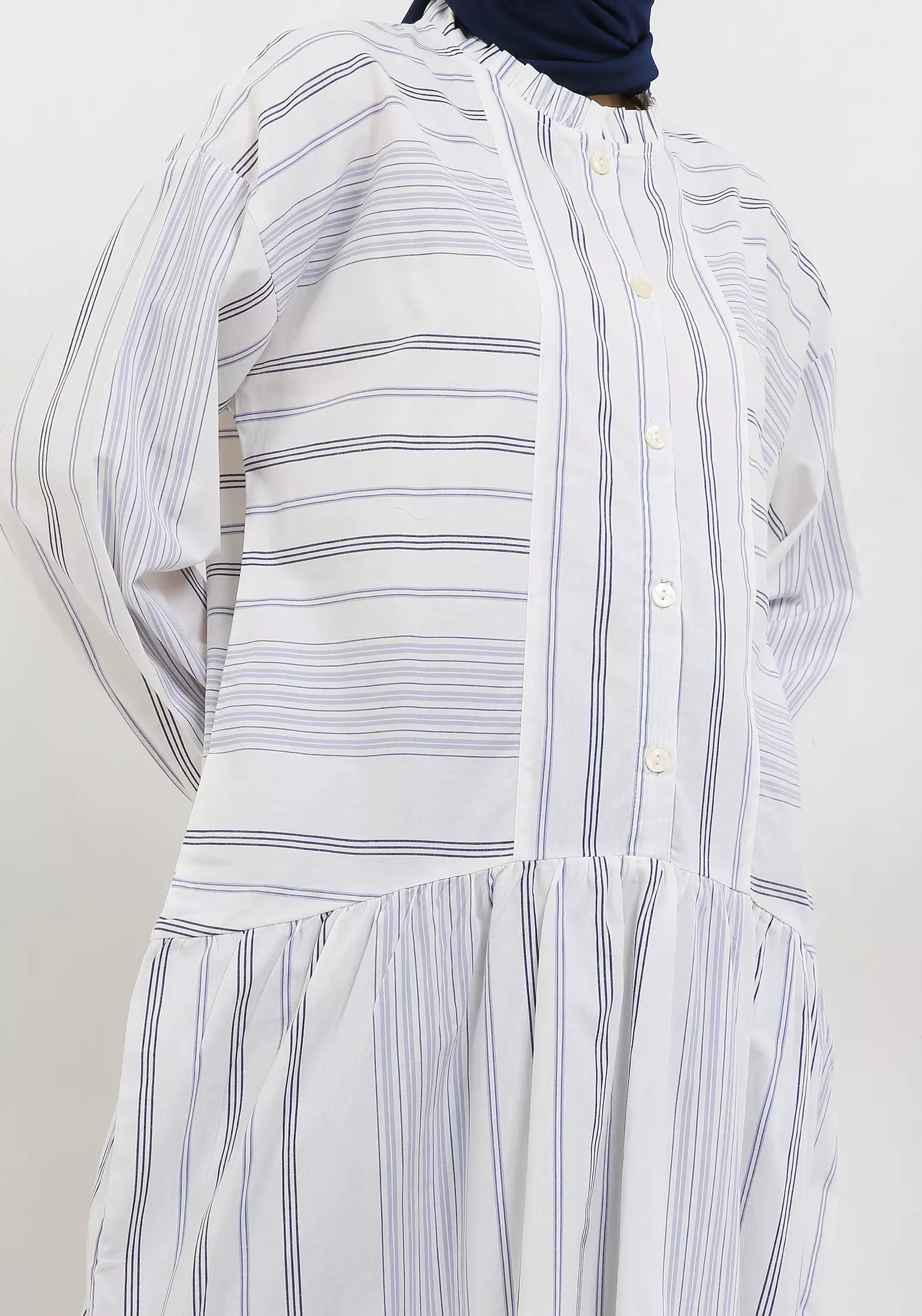 MFMW Bisulima Tunik Broken White Motif Garis Abu