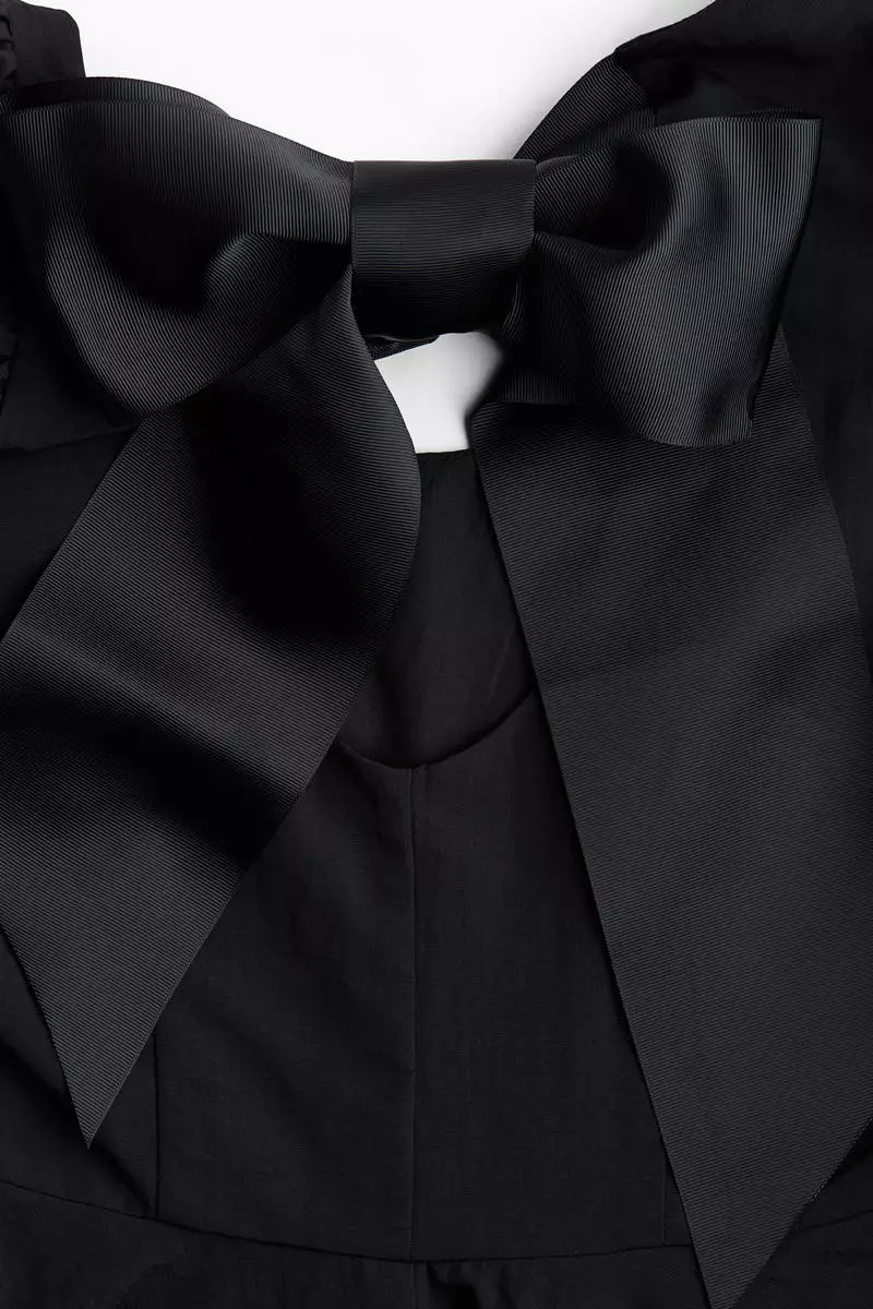 Balloon-sleeved dress