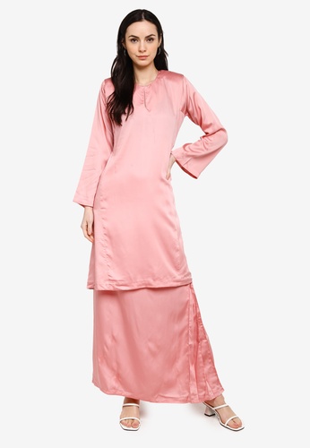 Irdina Kurung Pahang from Butik Sireh Pinang in Pink