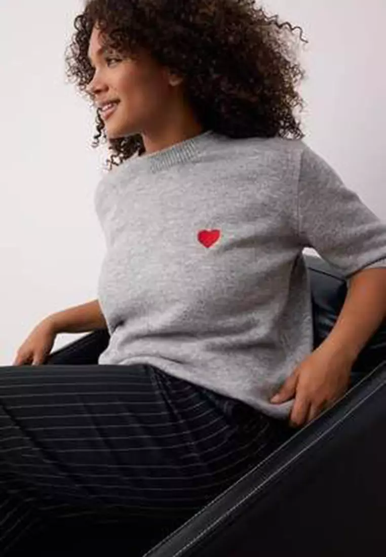 Gray Heart Embroidered Thin Knitwear Sweater Tbbaw26An00007