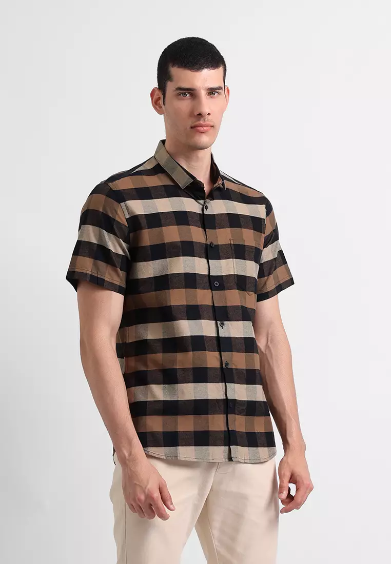 MANZONE - Kemeja Pria Lengan Pendek Rodrick 2  Slim Fit - Brown