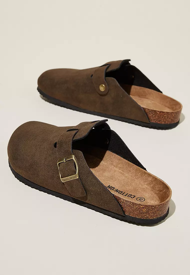 Closed Toe Buckle Slides