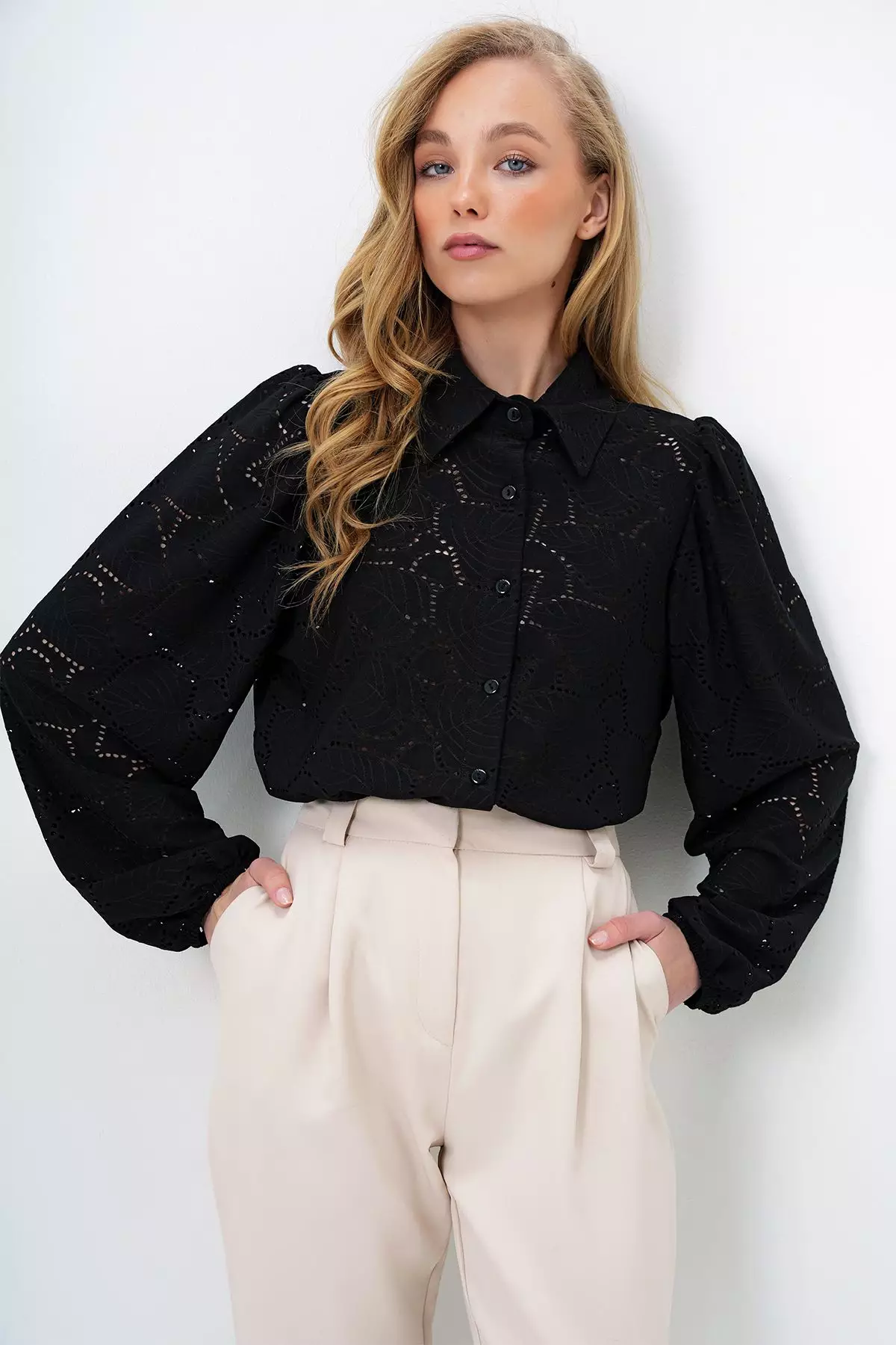 Long Sleeves Lace Shirt