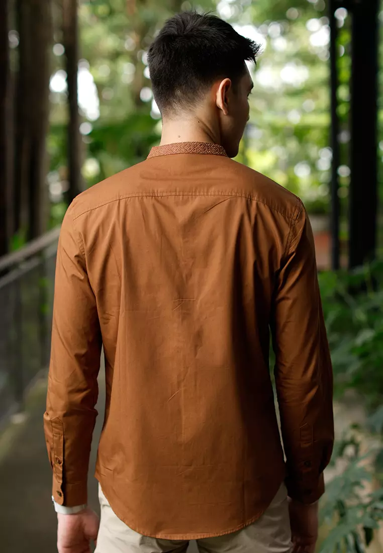 OXCON Kemeja Tangan Panjang koko bordir embrodiery collarless shirt Bronze