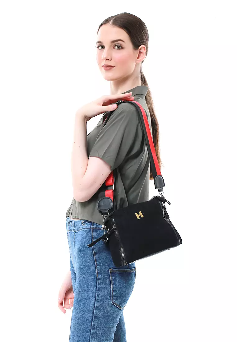 Eilaria Tas Selempang Wanita Zipper Design Sling Bag Mini Material Beludru ORIGINAL - Black
