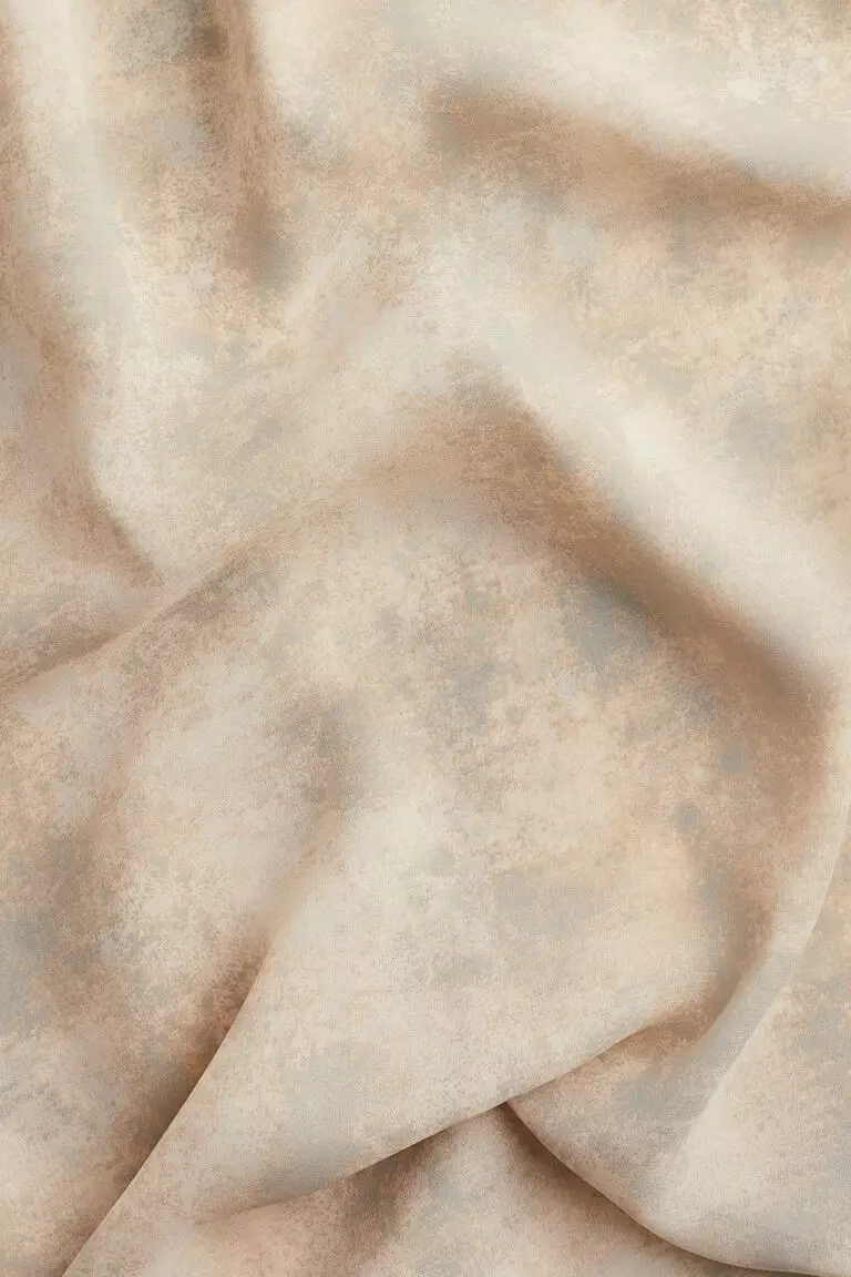 Asymmetric-hem chiffon top