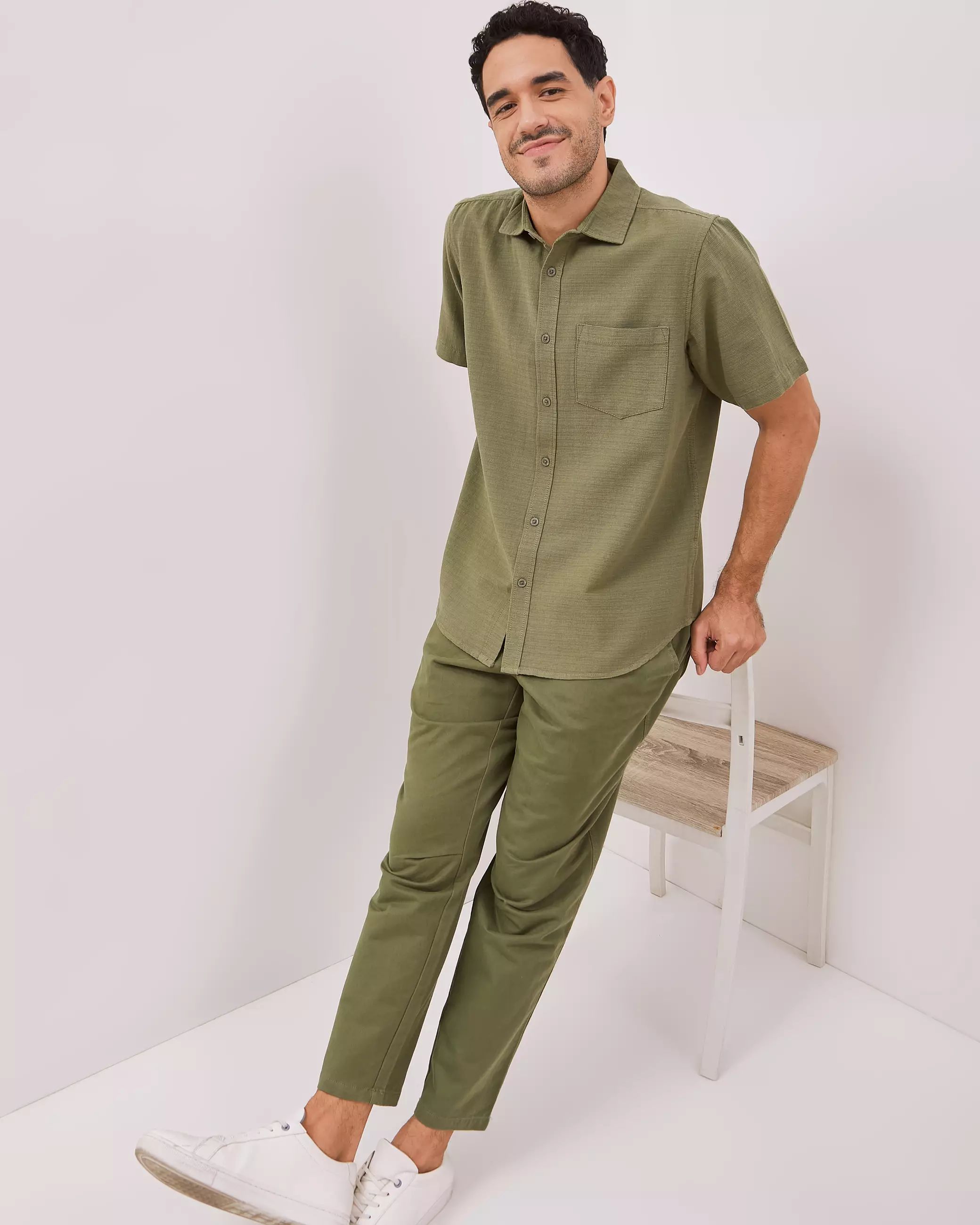 AMK Kemeja Pria Lengan Pendek SHS Andreas Ss Olive