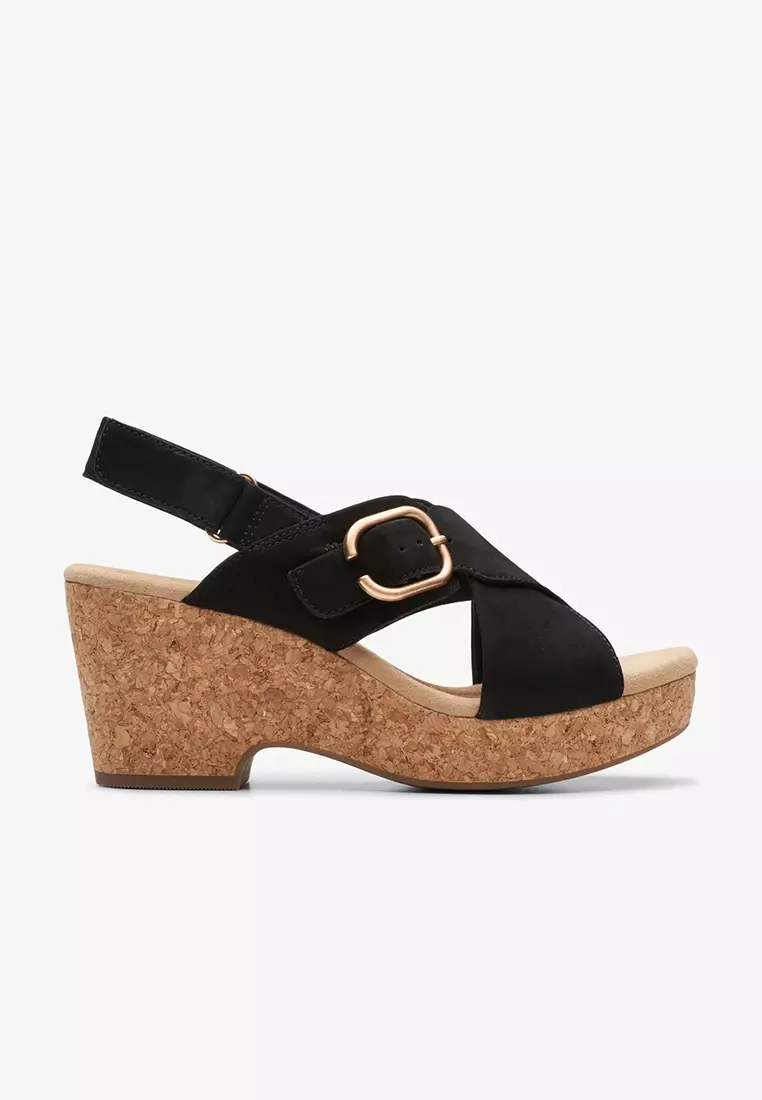 Discount on Clarks  shoes - SKU: Giselle Dove Wedge Sandals Black