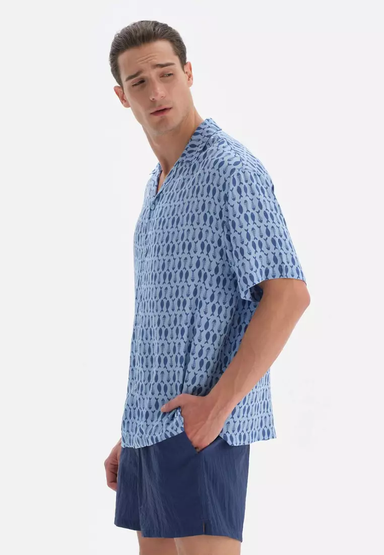 Light Blue Shirts, Animal Print, Shirt Collar, Short Sleeve Beachwear for Men