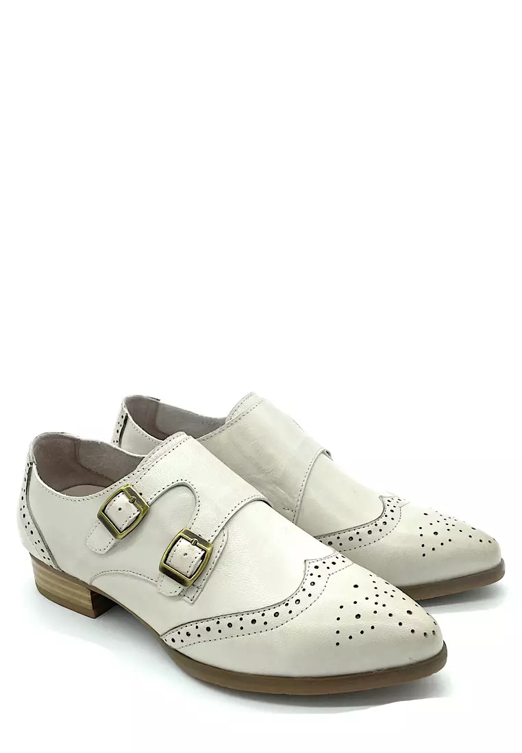 White leather 2025 ladies shoes