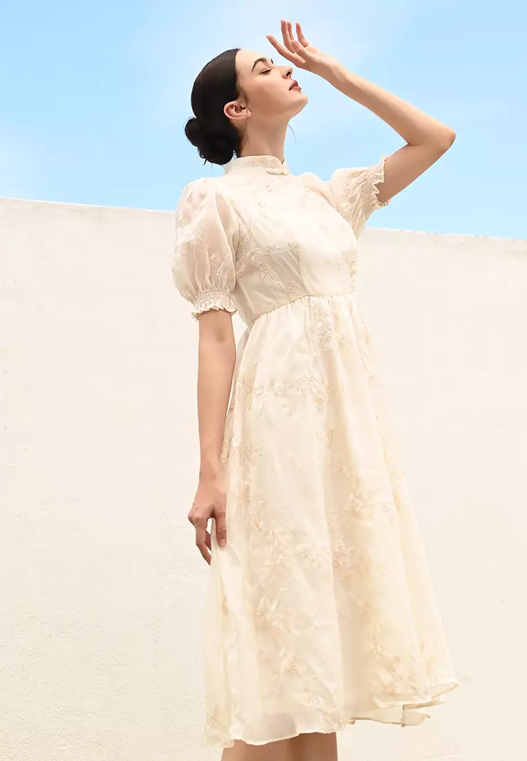 泡泡袖连衣裙