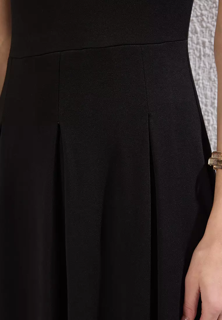 A Line/Flare Cut Midi Dress