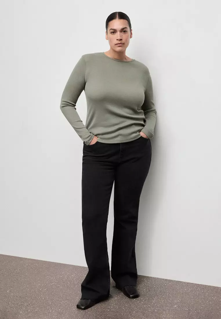 Ribbed Long-Sleeved T-Shirt