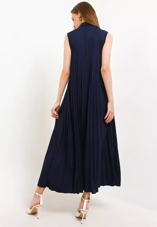Highcollar Pleated Sleeveless Long Dress