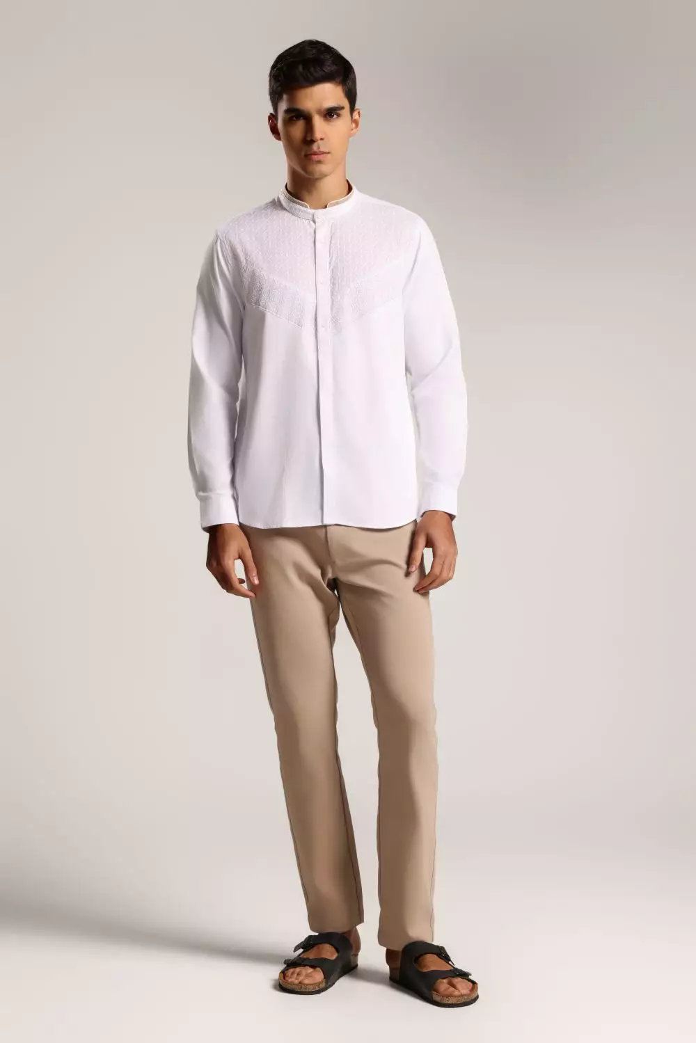 MOC Kemeja Koko Lengan Panjang Pria Hisnan - White