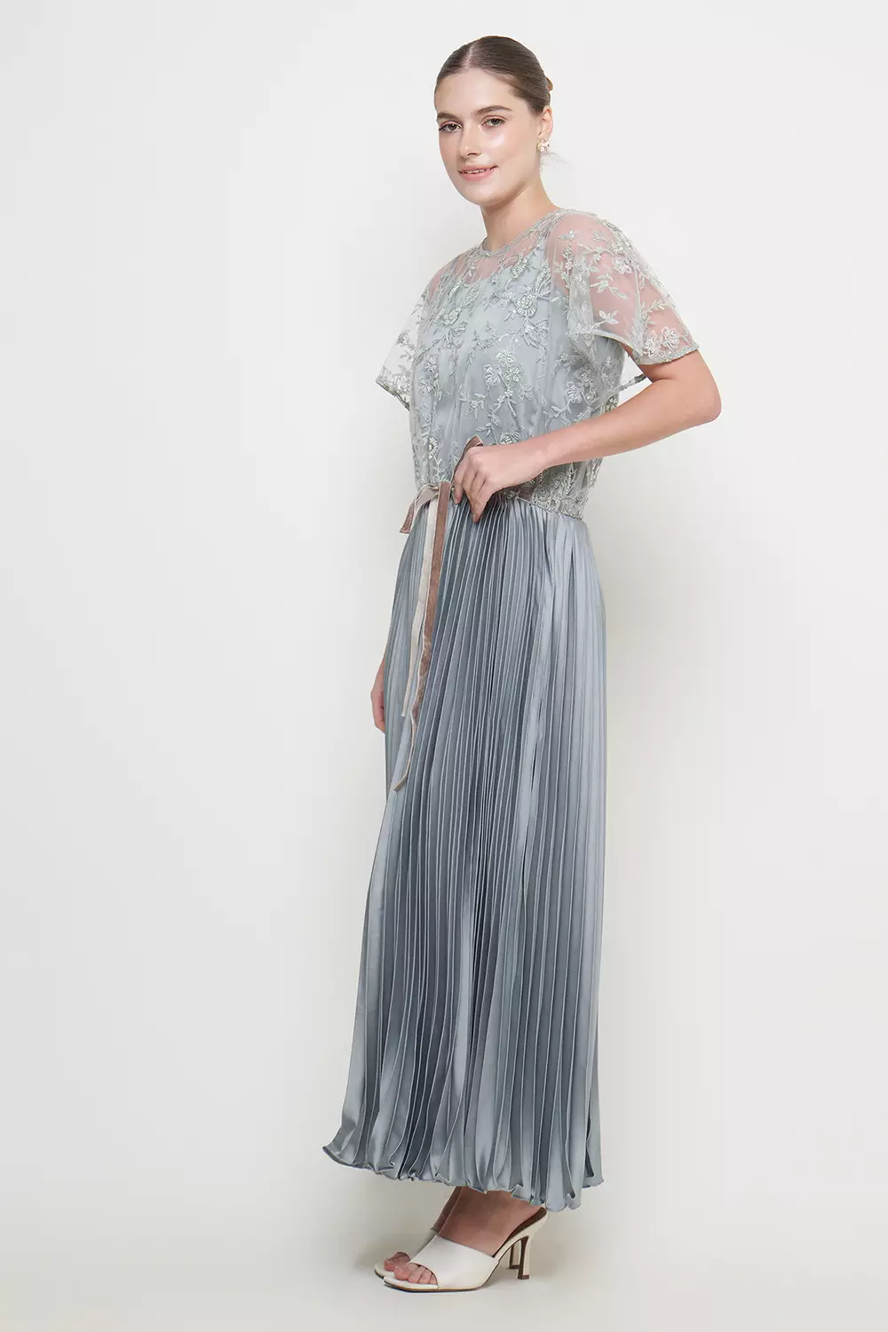 Vera Dress in Greyish Green