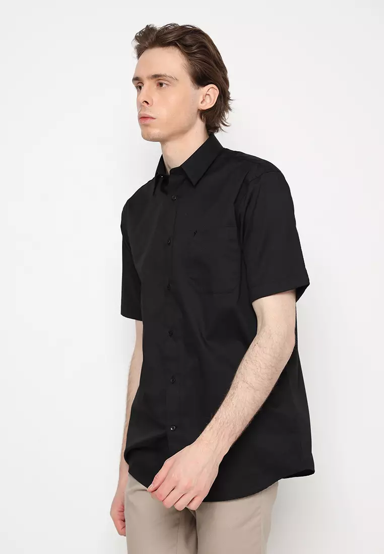 Jobb Geremy Kemeja Pria Lengan Pendek Regular Fit Hitam 3