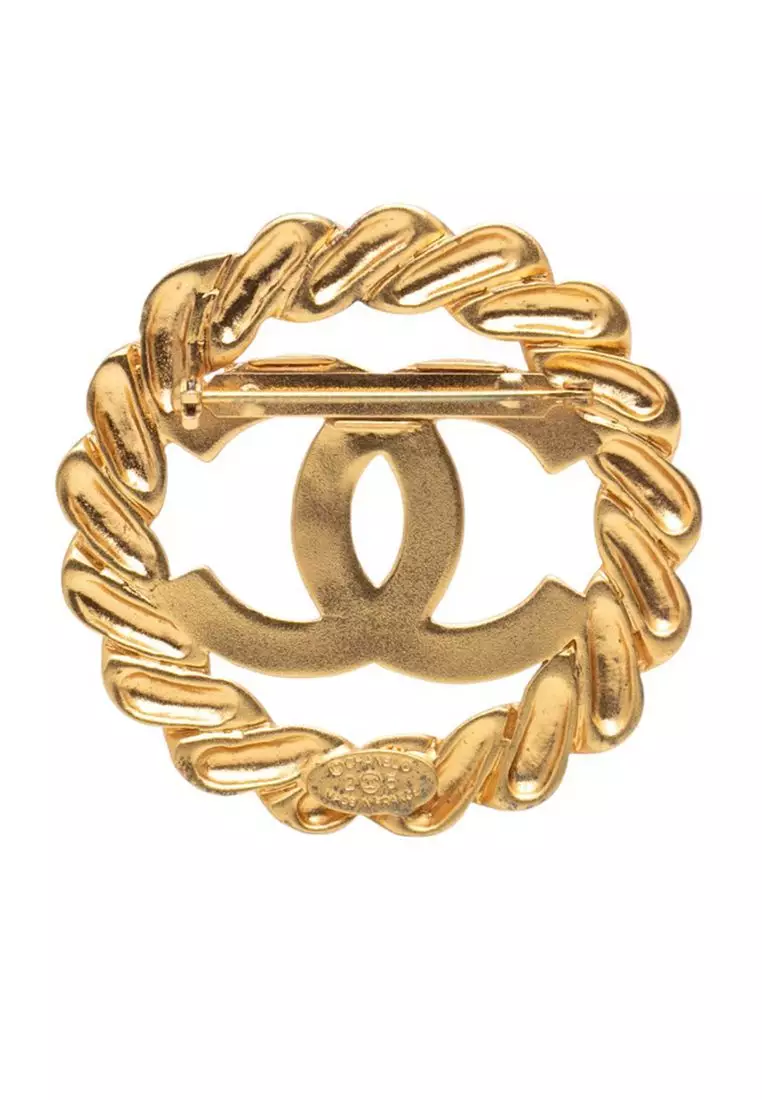 Pre-Loved Chanel Cc Gold Plated Round Brooch
