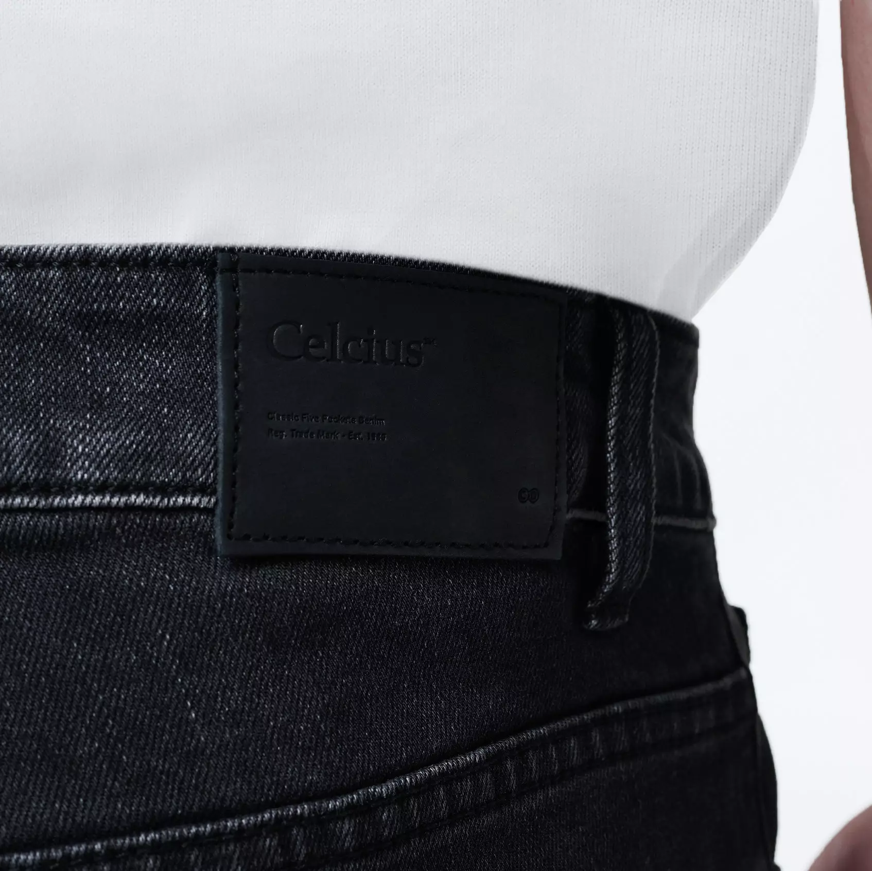 CELCIUS Celana Denim Straight Fit I31000402C Hitam