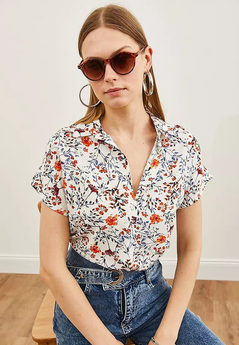 Leaf Tiny Floral Bat Shirt