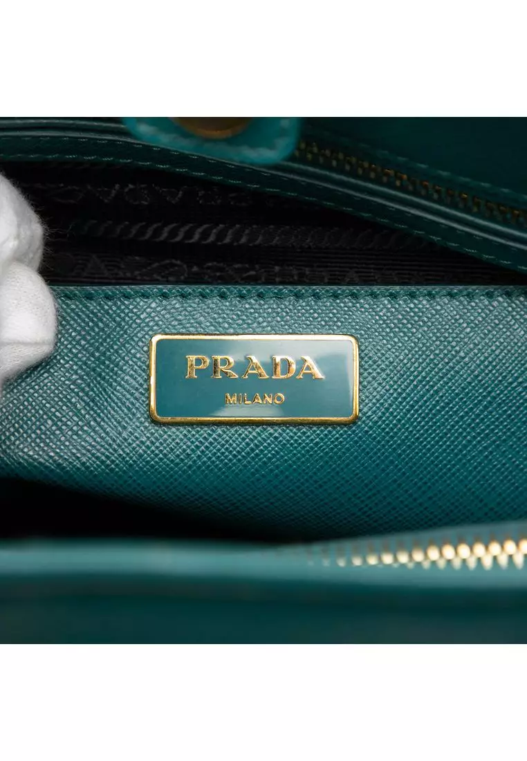二手 Prada 中 Saffiano Lux 敞口 Promenade 手提包