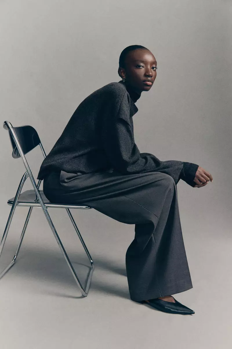 Wide tailored trousers