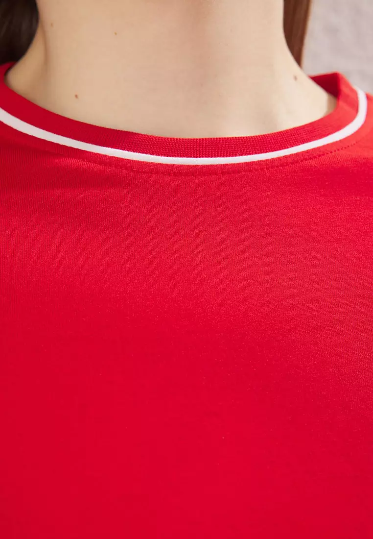 Red Crew Neck with Piping Detail Basic Plus Size T-shirt TBBSS25BF00050