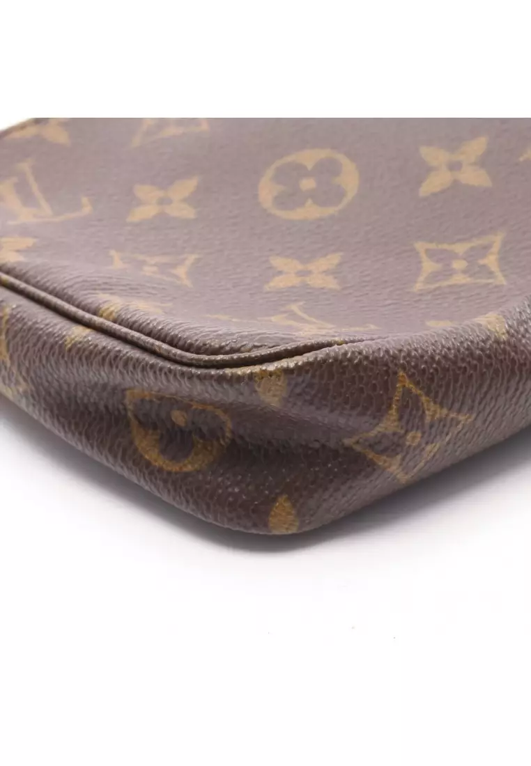 Pre-Loved Louis Vuitton Pochette Accessoires monogram Handbag PVC leather Brown