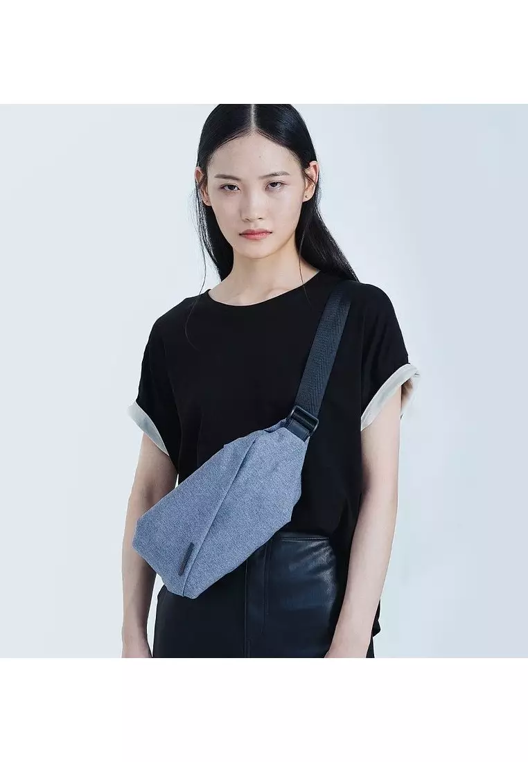 多重功能‧雙向隱藏儲存 R0 時尚胸包-雪地藍