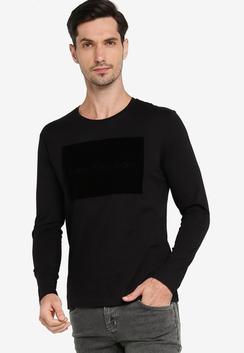 black fashion t shirt