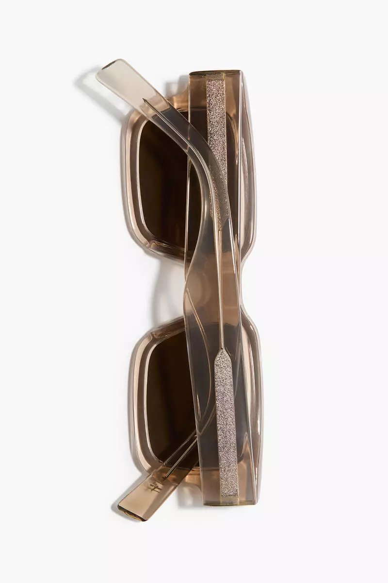 Polarised sunglasses