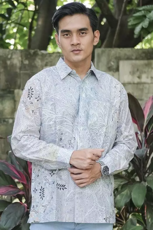 Kirana Lilac Kemeja Pria  Panjang Regular Fit Digital Print