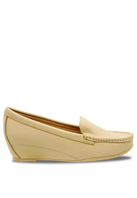 Discount on Louis Cuppers  shoes - SKU: Slip On Loafer Wedges