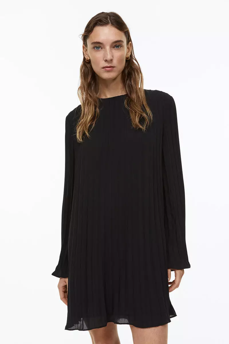 H&m pleated hotsell dress black