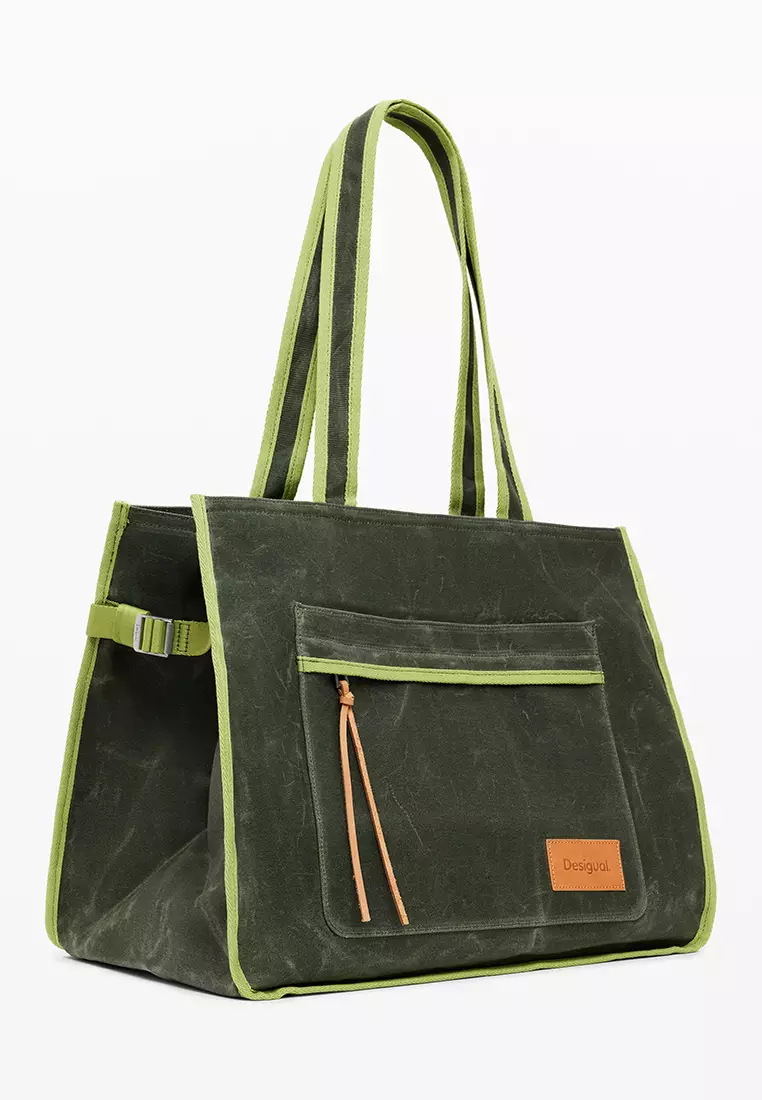 Shopper bag with large pocket