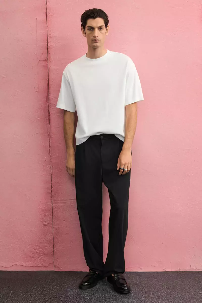 Loose Fit Boxy-style T-shirt