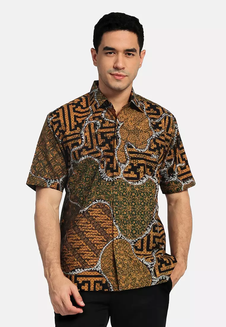 Hem Vega Lengan Pendek Slimfit