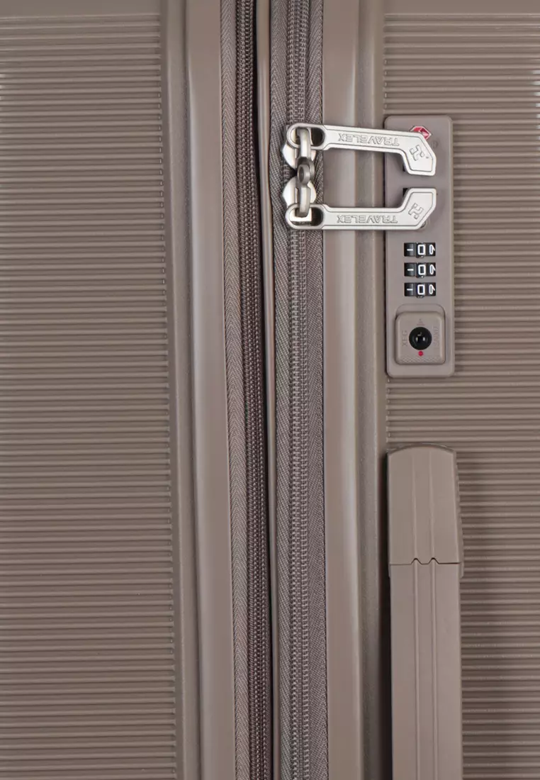 300 Hard Case Luggage Medium (22.5 inches)