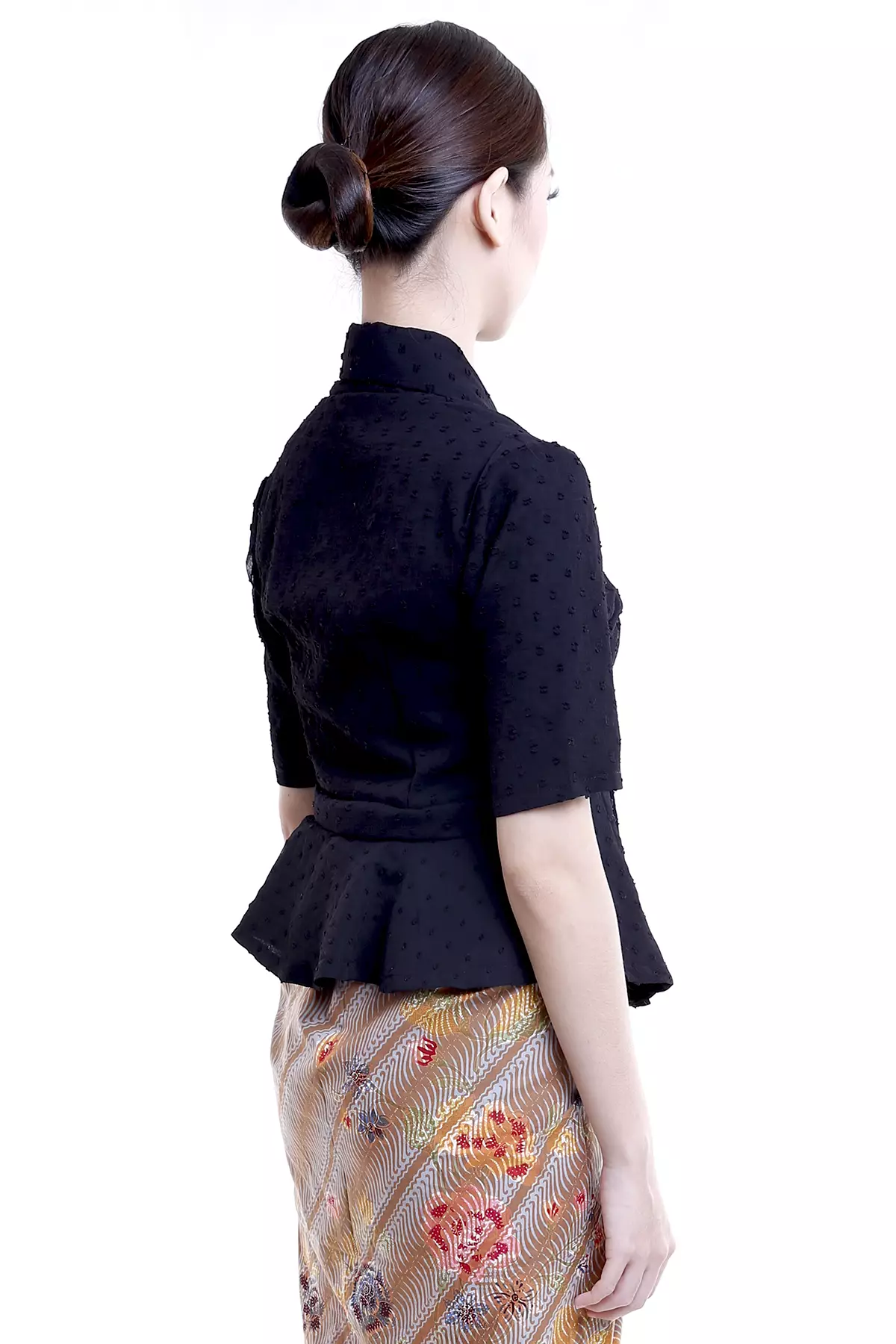 Kuncup Talam Marbel Hitam Kebaya