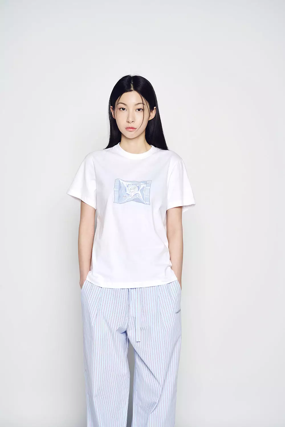 VERY BUNNY CANDY WOMAN SHORT SLEEVE T-SHIRT WHITE